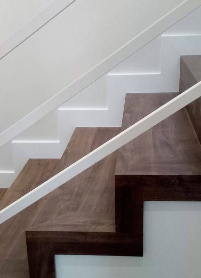Escalera con parquet